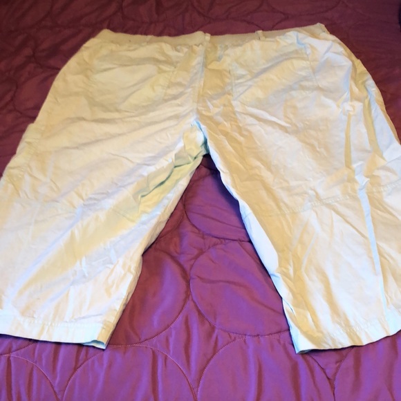 Mint green capris - Picture 2 of 3